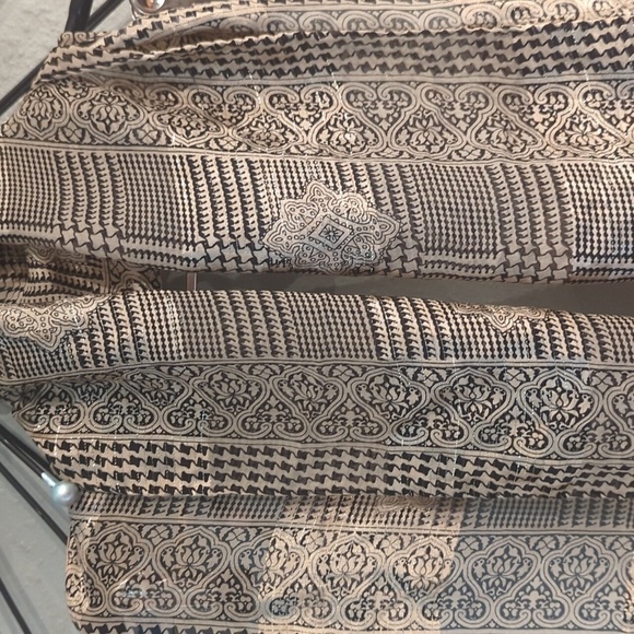 Vintage Scarf Weaved Gold Thread - Picture 6 of 7